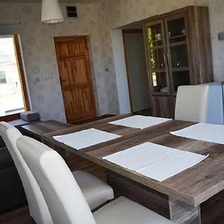 Duna Parti Vendeghazak Aparthotel Szigetbecse
