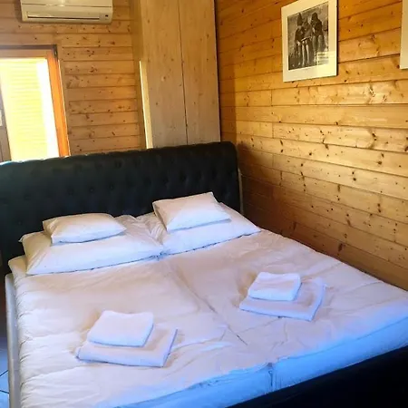 Duna Parti Vendeghazak Lejlighedshotel *