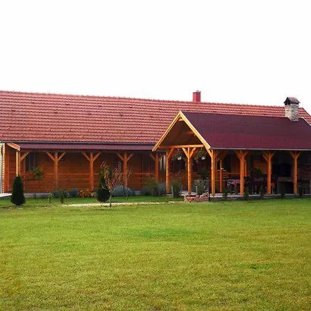 Lejlighedshotel Duna Parti Vendeghazak *