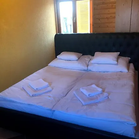 Duna Parti Vendeghazak Aparthotel Szigetbecse