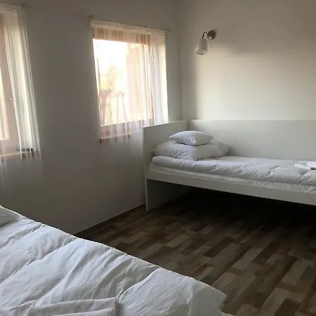 Lejlighedshotel Duna Parti Vendeghazak Szigetbecse
